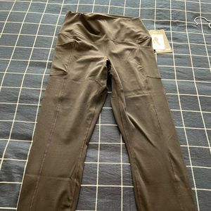 Brand new Black leggings by 90 degree by reflex size M